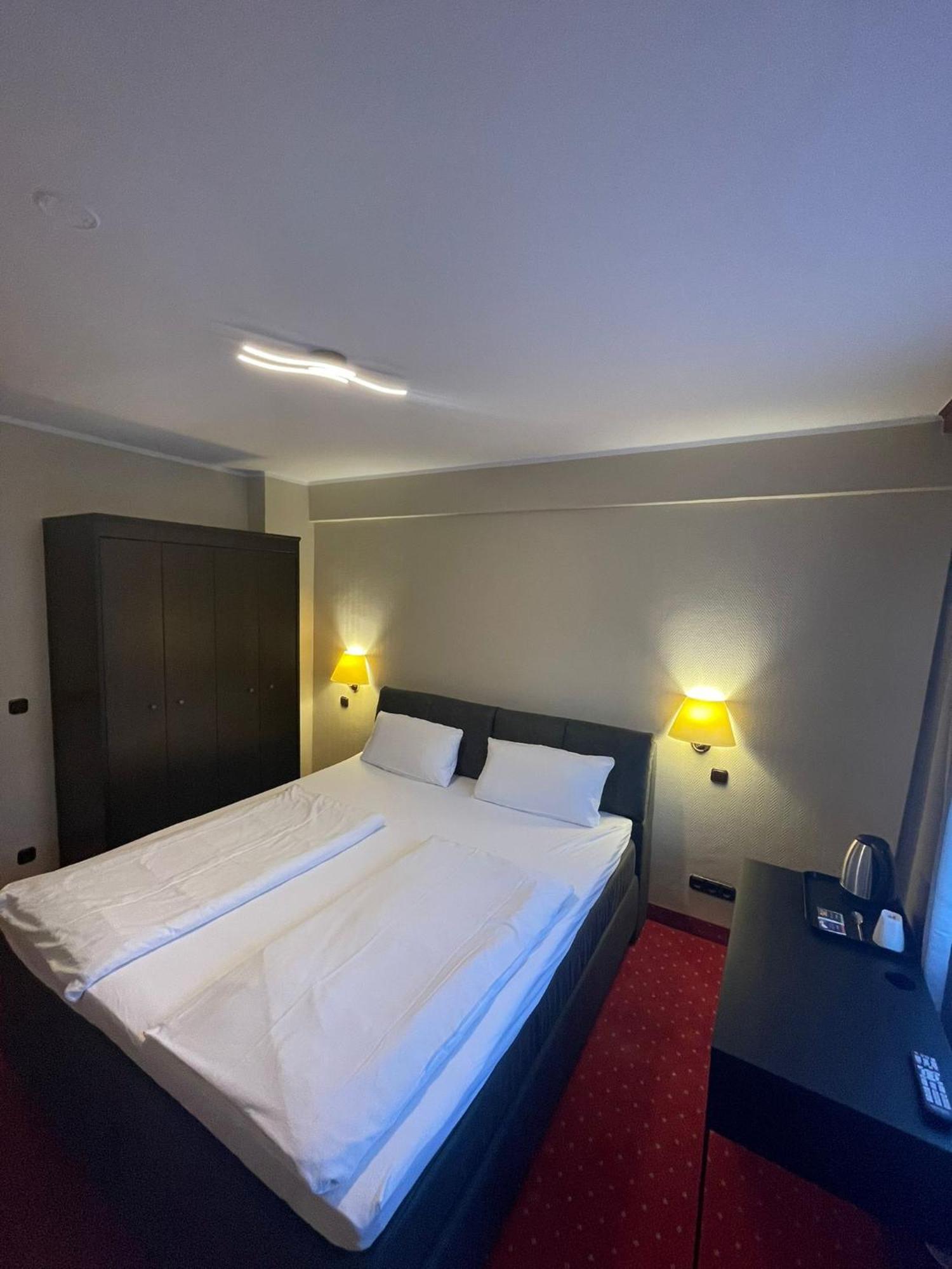Sun Hotel Essen Esterno foto