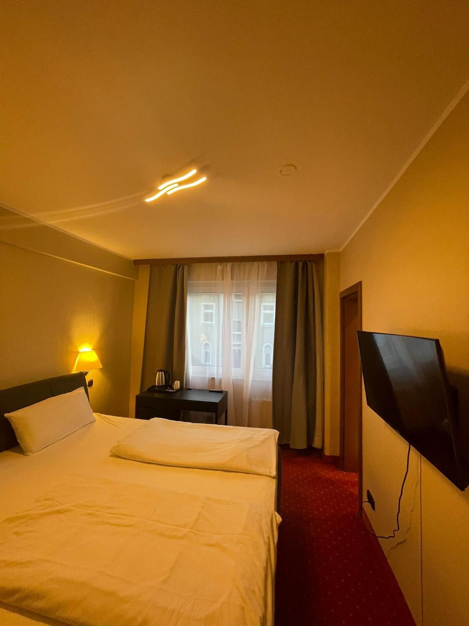 Sun Hotel Essen Esterno foto