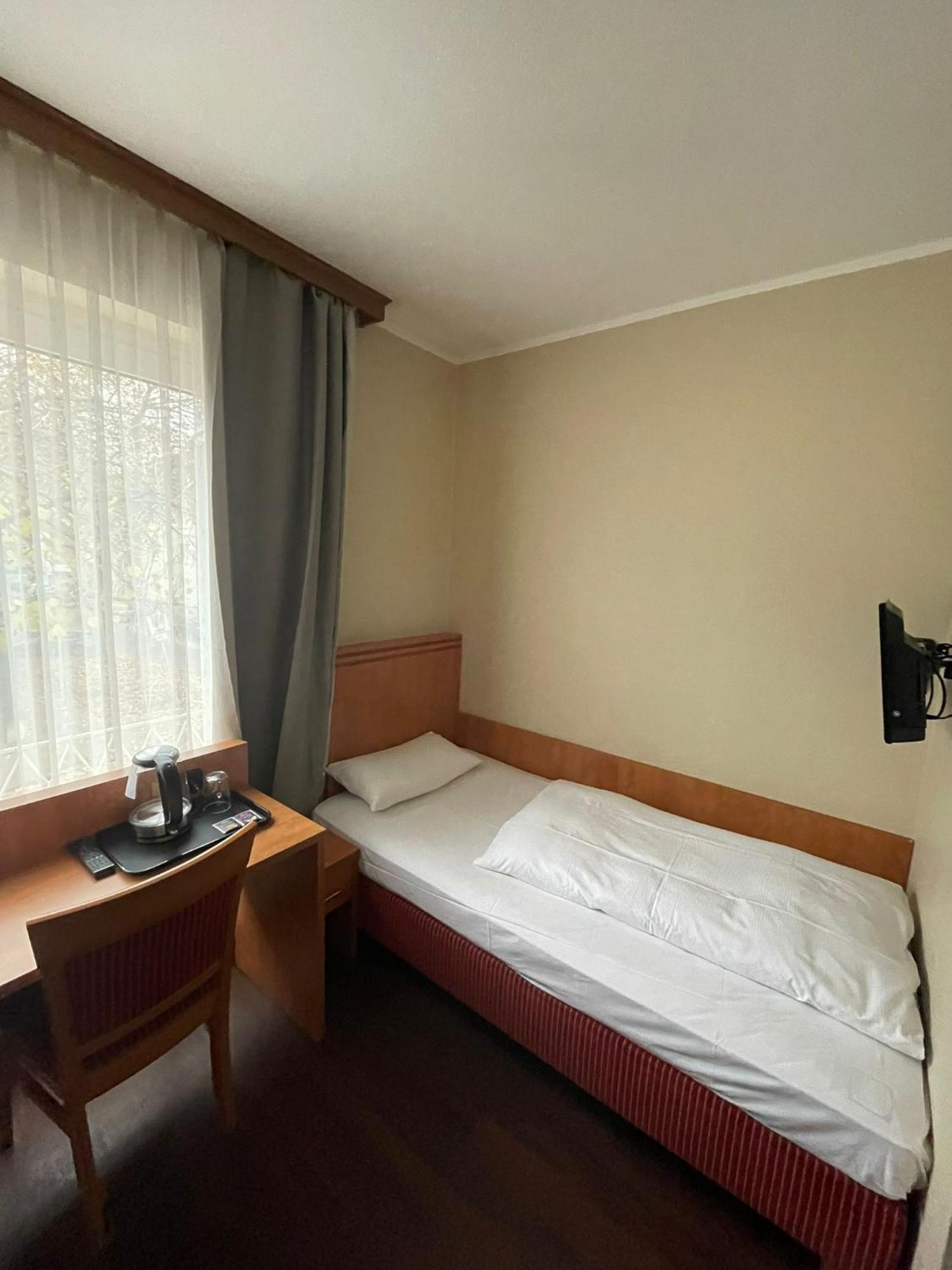Sun Hotel Essen Esterno foto