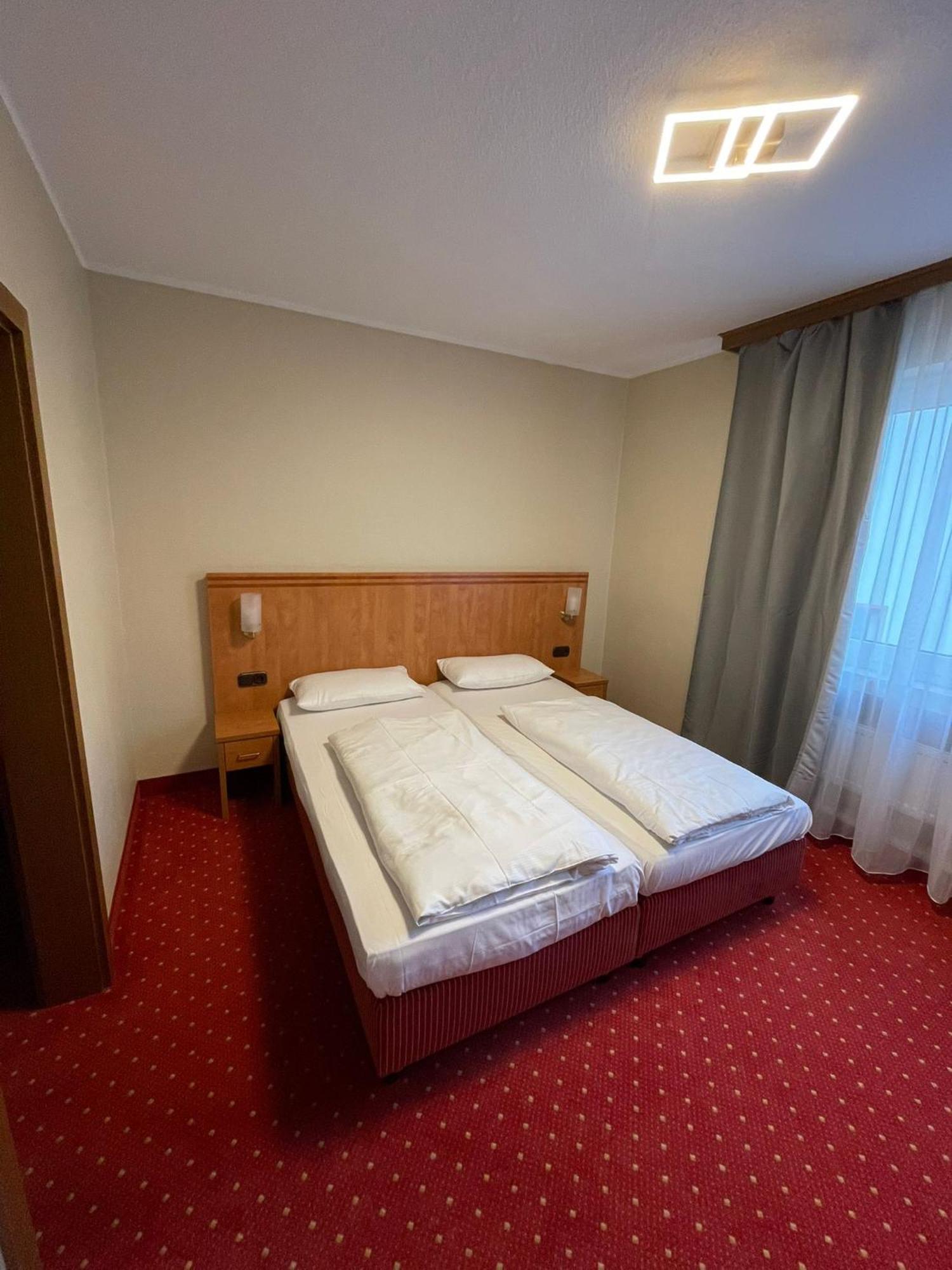 Sun Hotel Essen Esterno foto