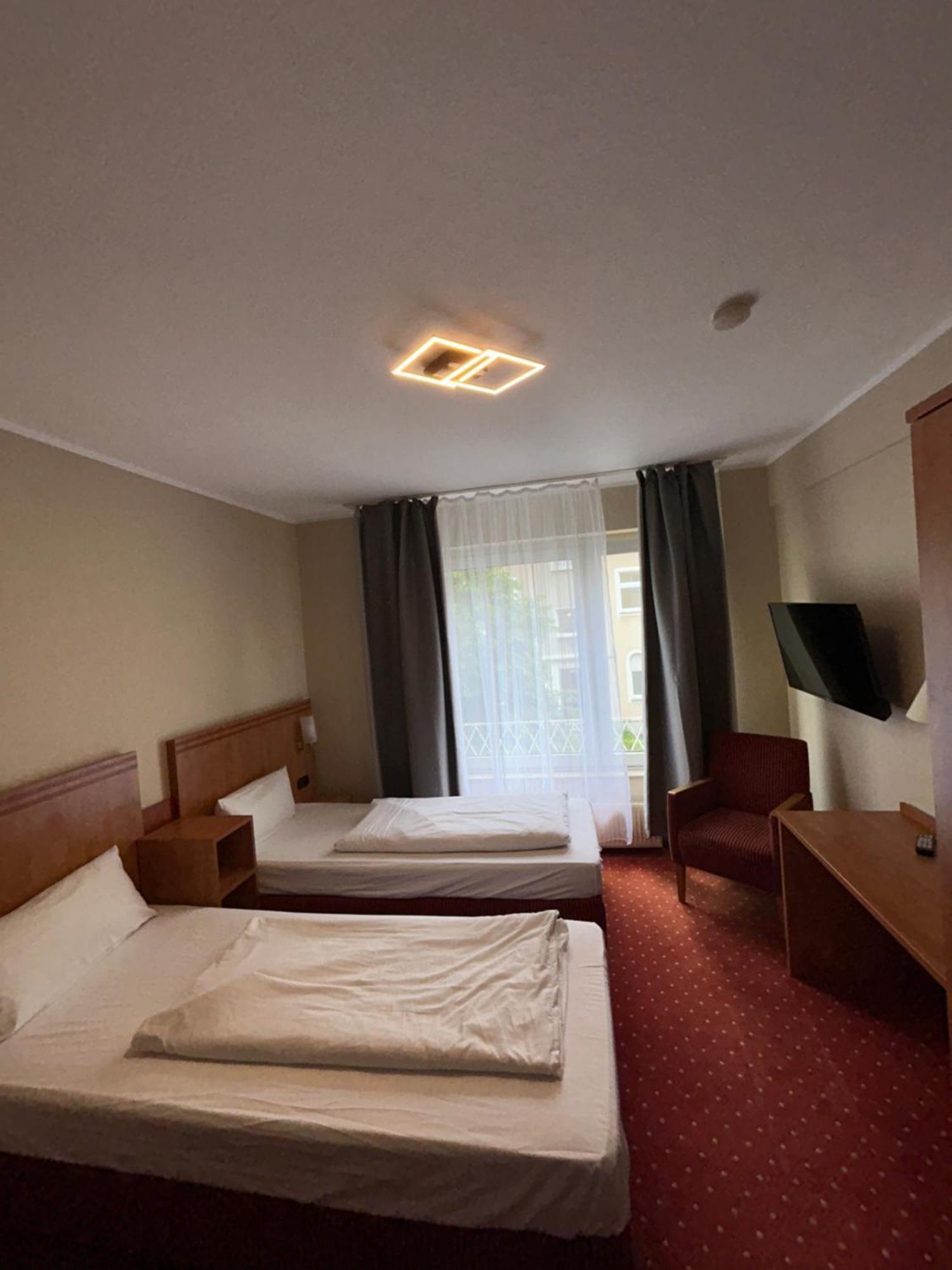 Sun Hotel Essen Esterno foto